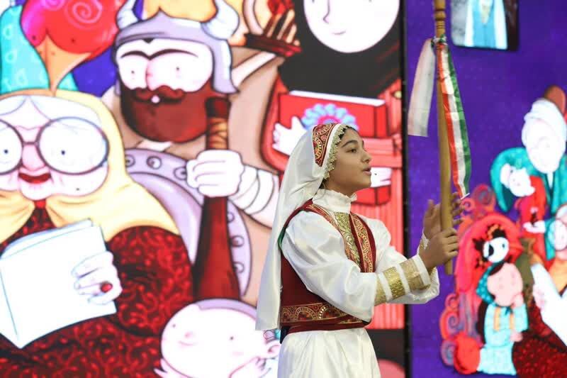 درخشش سارینا سیفی در جشنواره قصه‌گویی نهال امید