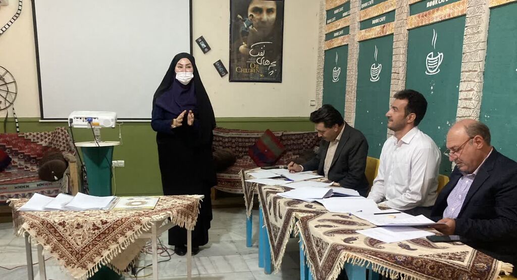 1340683-1 برگزاری مرحله نهایی دومین لیگ گلستانخوانی در کانون کرمانشاه