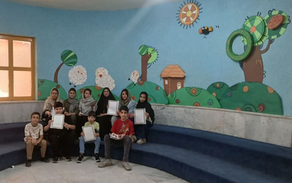 1340718-1 برگزاری مرحله نهایی دومین لیگ گلستانخوانی در کانون کرمانشاه