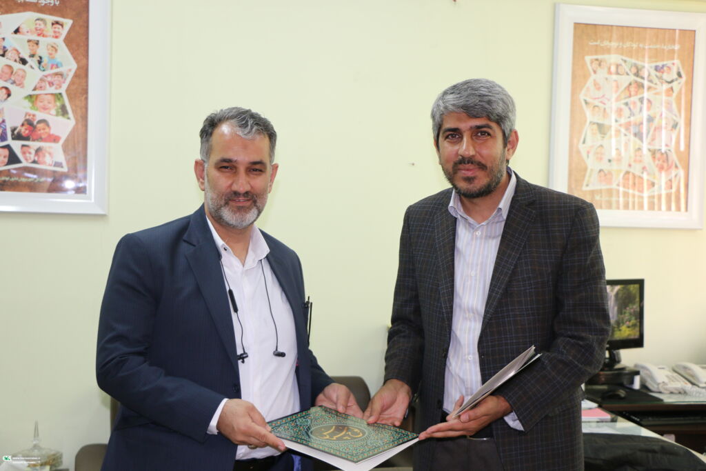 تجلیل از عوامل نمایش عروسکی «قلب آدم برفی» در کانون فارس