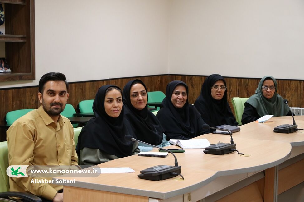 1341377-1 نشست هماهنگی برنامههای هفته ملی کودک برگزار شد