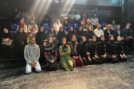 اجرای نمایش روژا دلنیا باش با حضور مسئولان استان کرمانشاه