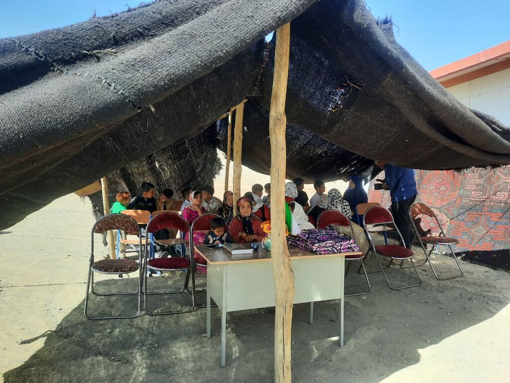 1341562 به صدا درآمدن زنگ آغاز سال تحصیلی در عشایر ایل نیازی با پیک امید کانون همدان