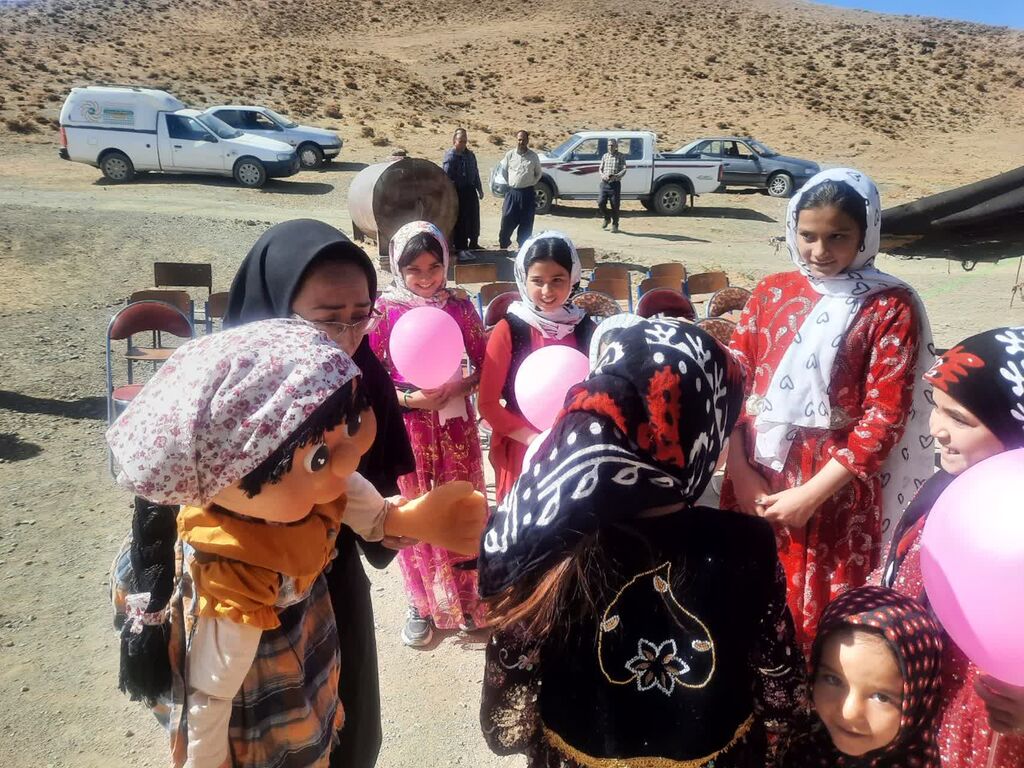 1341567 به صدا درآمدن زنگ آغاز سال تحصیلی در عشایر ایل نیازی با پیک امید کانون همدان