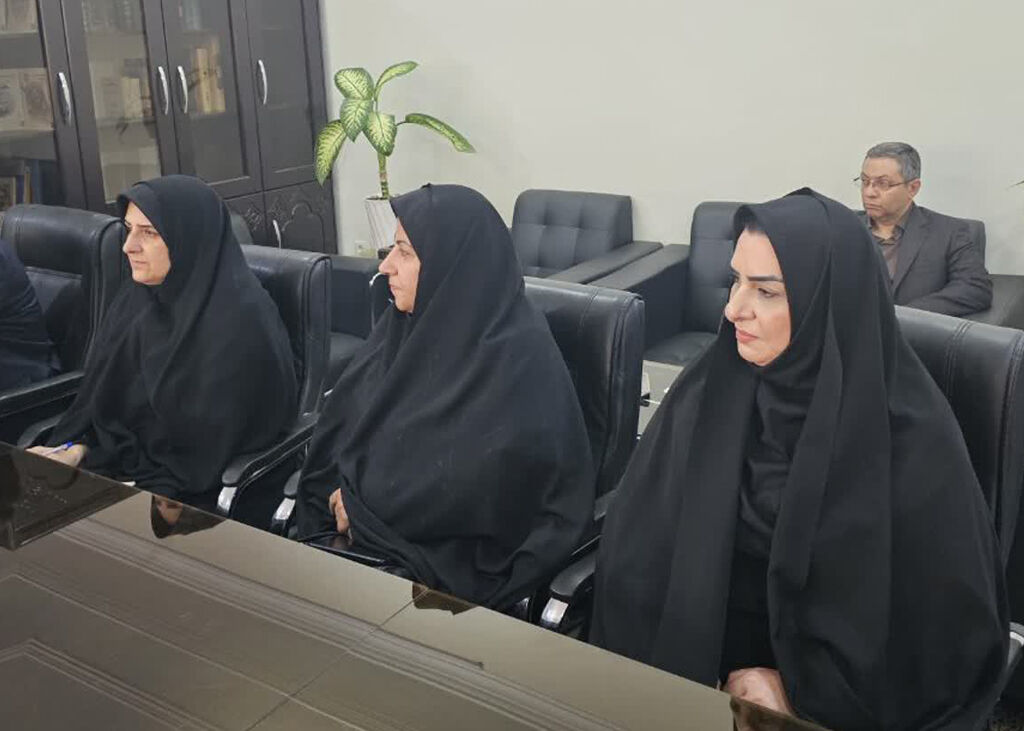 1341665-1 نشست هماهنگی و همافزایی دستگاهها به منظور برپایی هفته ملی کودک در یزد برگزار شد