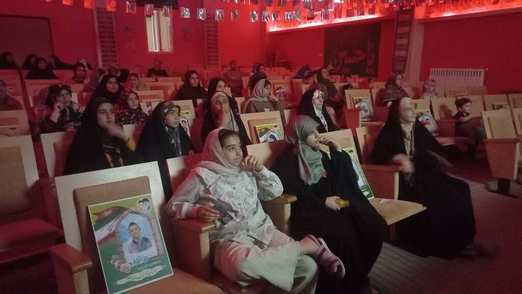 1341810 اکران انیمیشن «فرمانروای آب» در کانون علیآباد کتول