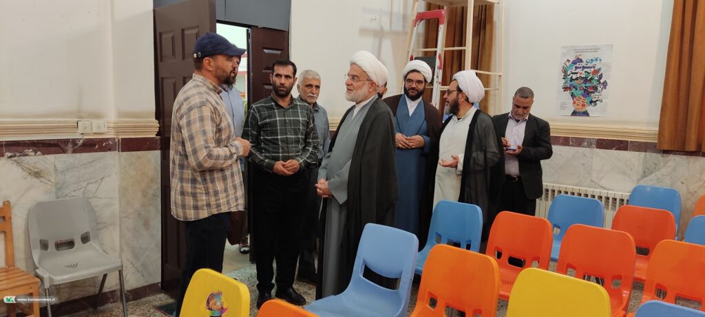 1341917-1 بازدید نماینده ولیفقیه و هیئت همراه از کانون پرورش فکری کودکان و نوجوانان سریش آباد