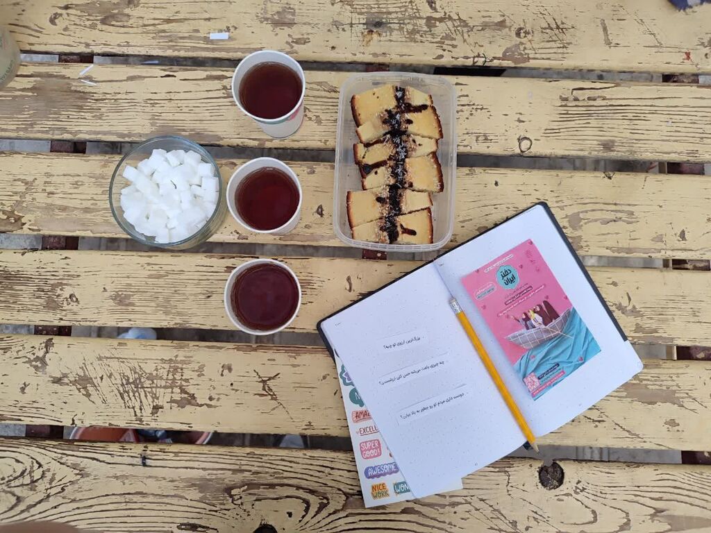 1341928-1 «من کیام؟» پرسشی که هویت دختران را در کانون شاهرود بازمیتاباند