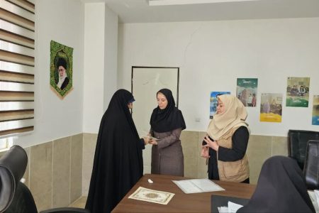 تجلیل مدیر کل کانون البرز از مسئولان  مراکز