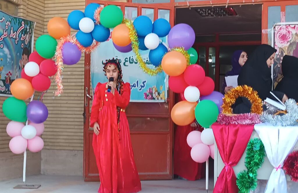 1342088-1 آغاز سال تحصیلی با هنر و یاد حماسهسازان در مدرسه احسان ثلاث باباجانی