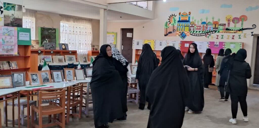 بازگشایی نمایشگاه آثار هنری دفاع مقدس در مرکز کنگاور