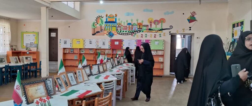 بازگشایی نمایشگاه آثار هنری دفاع مقدس در مرکز کنگاور