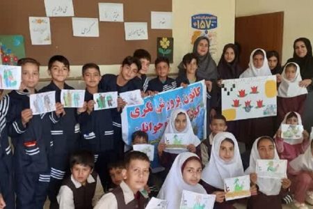 اجرای ویژه برنامه دفاع مقدس در مدارس روستا