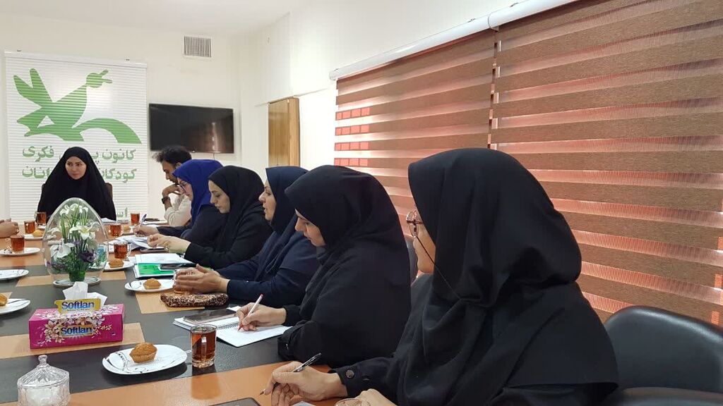 دهمین نشست شورای فرهنگی کانون کرمانشاه