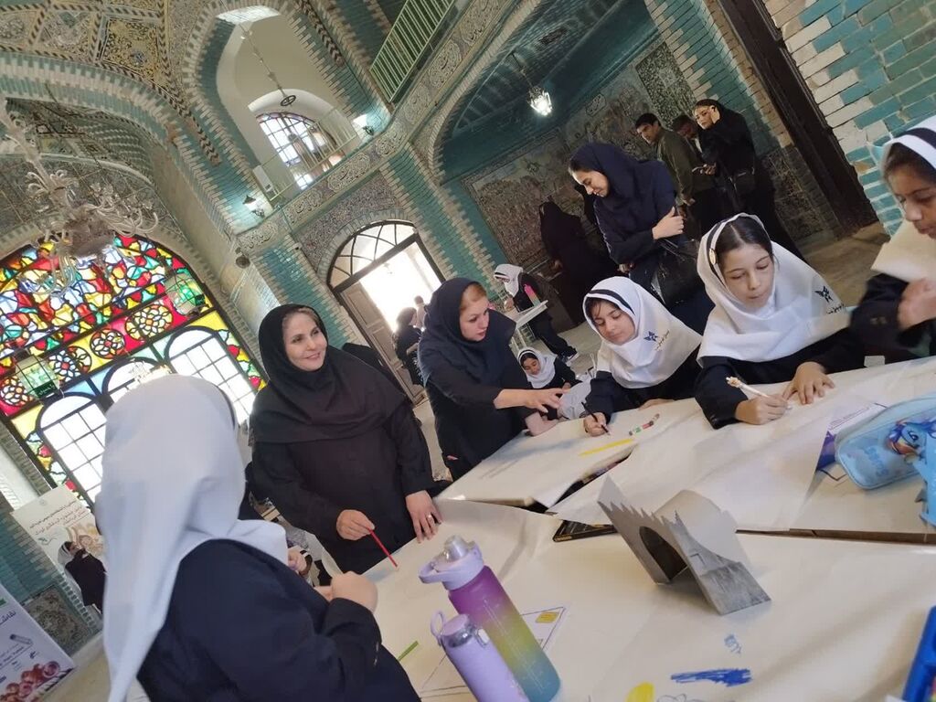 جشنواره گردشگری کودک در تکیه معاون‌الملک کرمانشاه