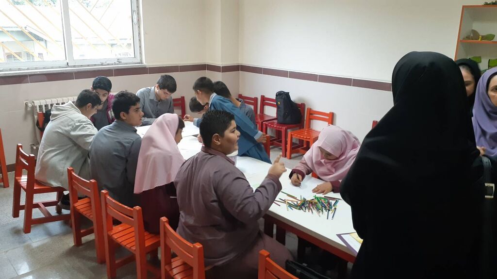 نمایشگاه آثار حسی‌ـ‌لمسی ویژه کودکان و نوجوانان با نیازهای ویژه در چالوس برگزار شد