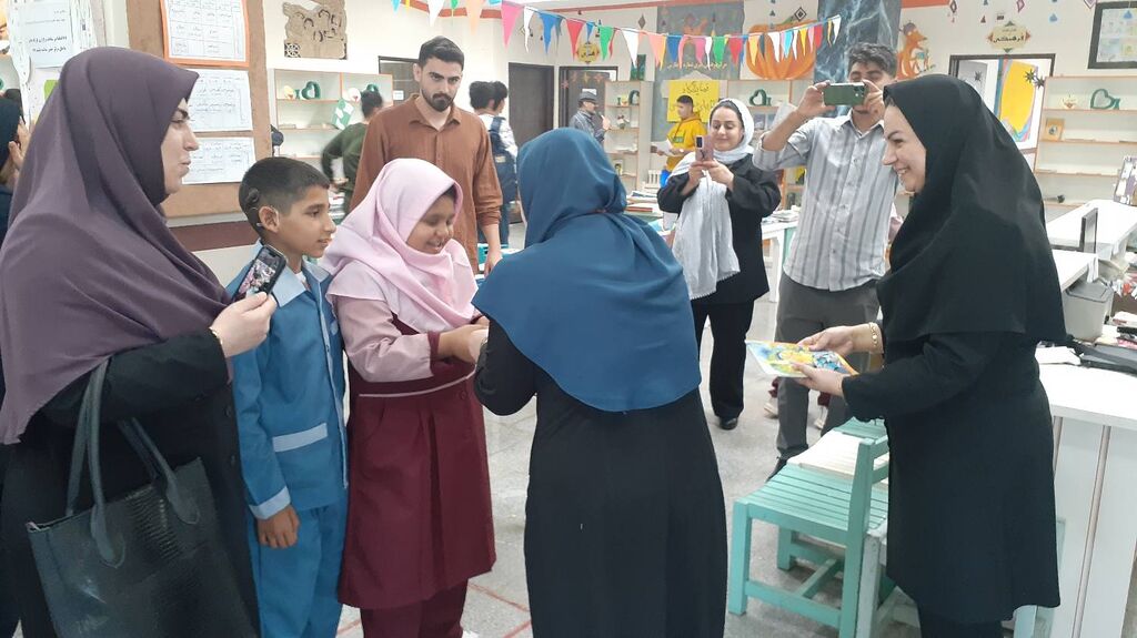 نمایشگاه آثار حسی‌ـ‌لمسی ویژه کودکان و نوجوانان با نیازهای ویژه در چالوس برگزار شد