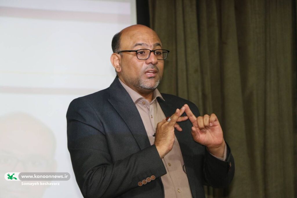 1344530-1 کارگاه «یادگیری با امضای شخصی» در شیراز برگزار شد