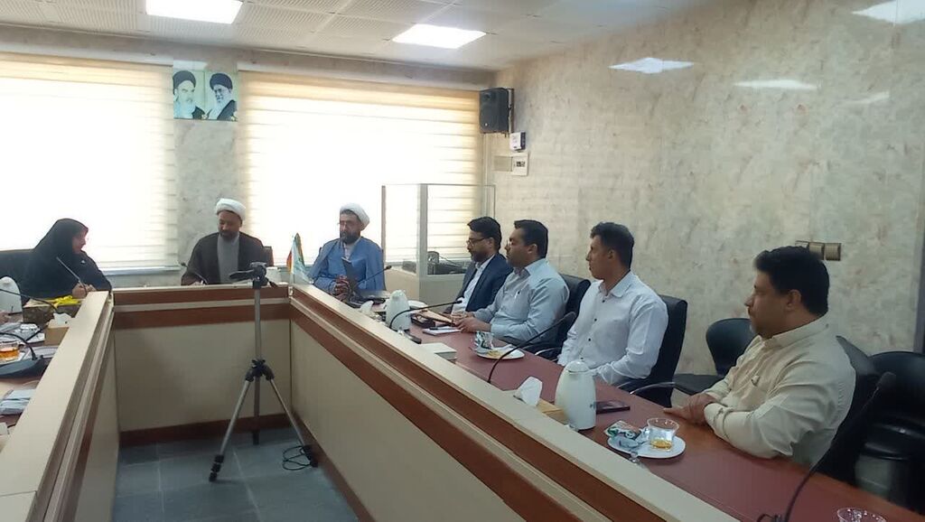 1344619-1 انعقاد تفاهم نامه فی مابین کانون هرمزگان وستاد اقامه نماز استان