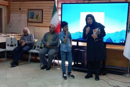 نشست ادبی “انسانم آرزوست” در مرکز شماره هشت اراک برگزار شد