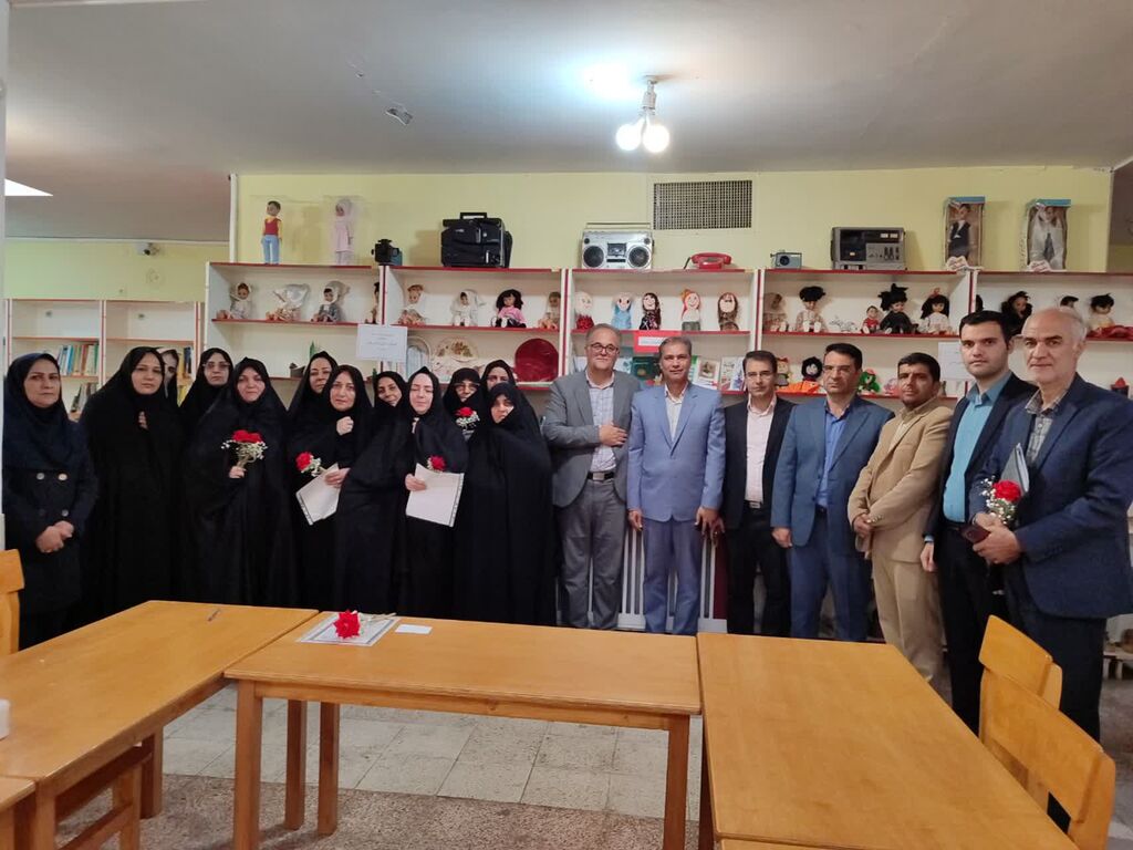 1344783-1 تقدیر از مدیران و معاونین پرورشی همراه با طرح «کانونیاران»