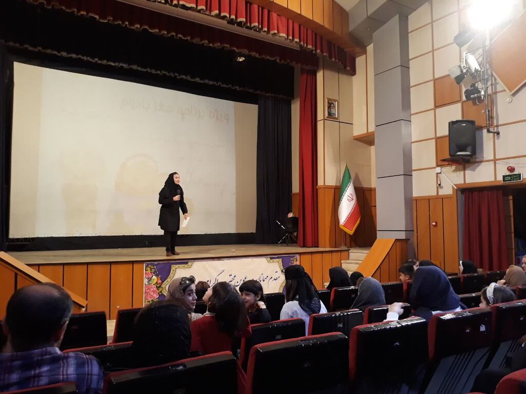 1344863-1 حضور کودکان و پدربزرگ، مادربزرگهای البرزی در جشن«مغز بادوم»