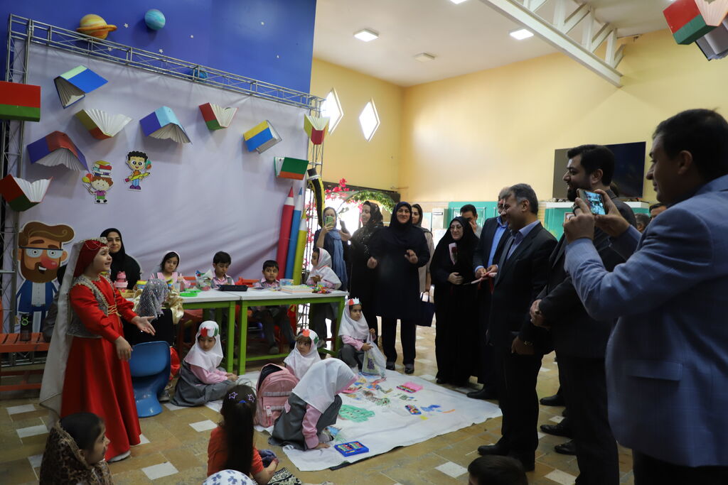 1344896-1 همکاری کانون استان قزوین با جشن غنچهها