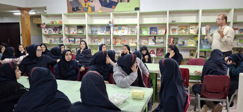 1345288-1 نمایشگاه کتابهای حسیلمسی ویژه کودکان با نیازهای ویژه در نوشهر برگزار شد