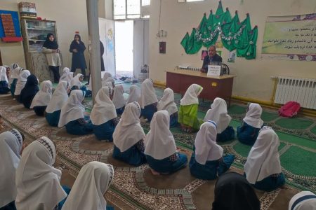 تجلیل از مقام سالمند و قصه‌گویی پدربزرگ‌ها در هرسین