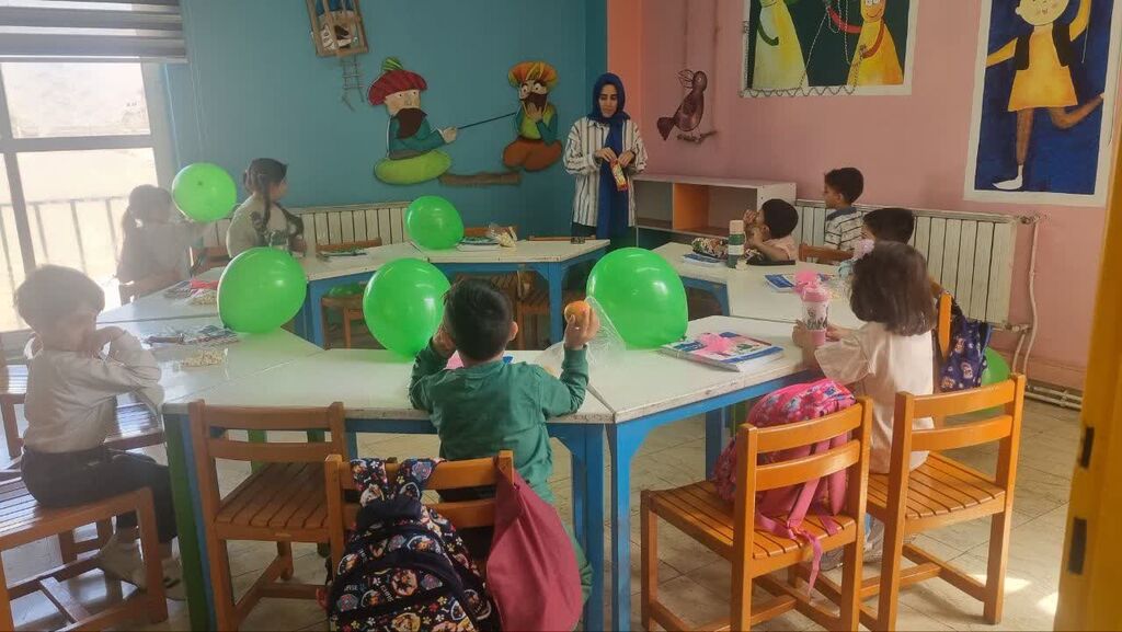 1345415-1 دوره گامهای نخستین برای دومین سال متوالی در مرکز مجتمع کانون کرج