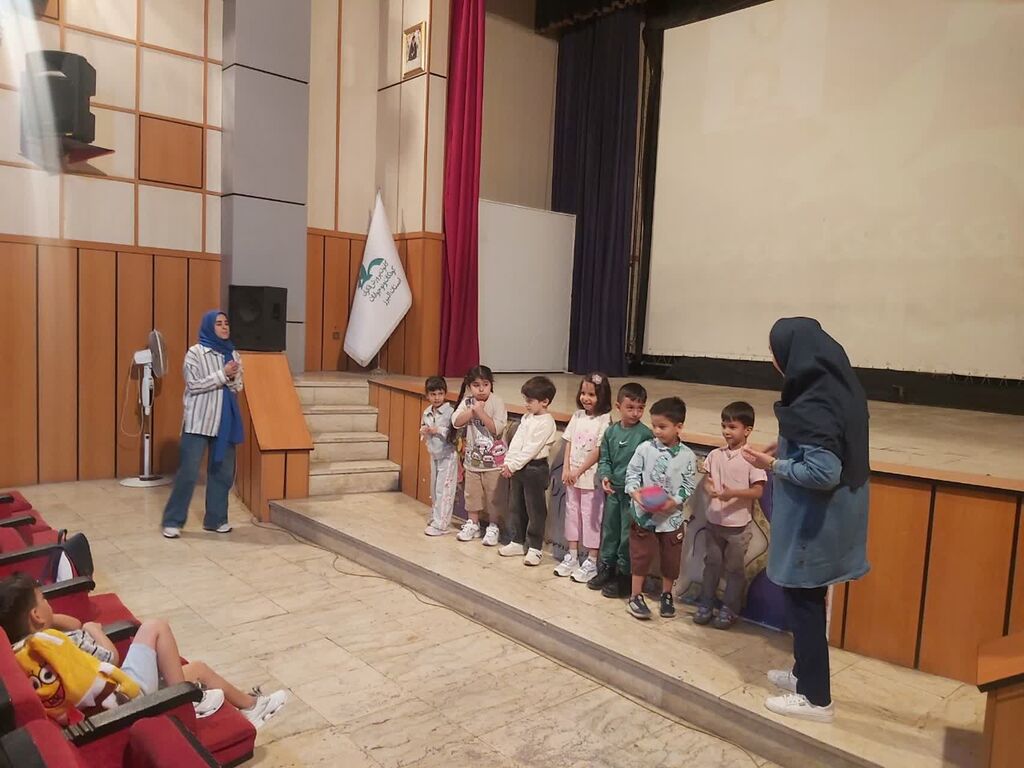 1345417-1 دوره گامهای نخستین برای دومین سال متوالی در مرکز مجتمع کانون کرج