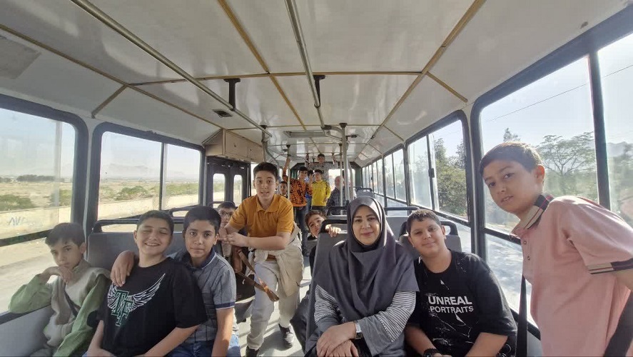 1345448-1 اردو تفریحی کانونیاران اصفهان