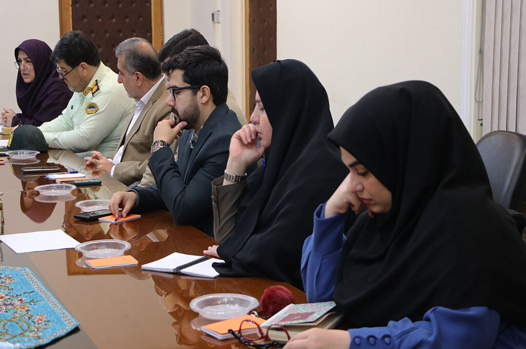 1345510-1 کودکان را دریابیم!