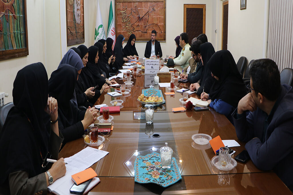 1345515-1 کودکان را دریابیم!