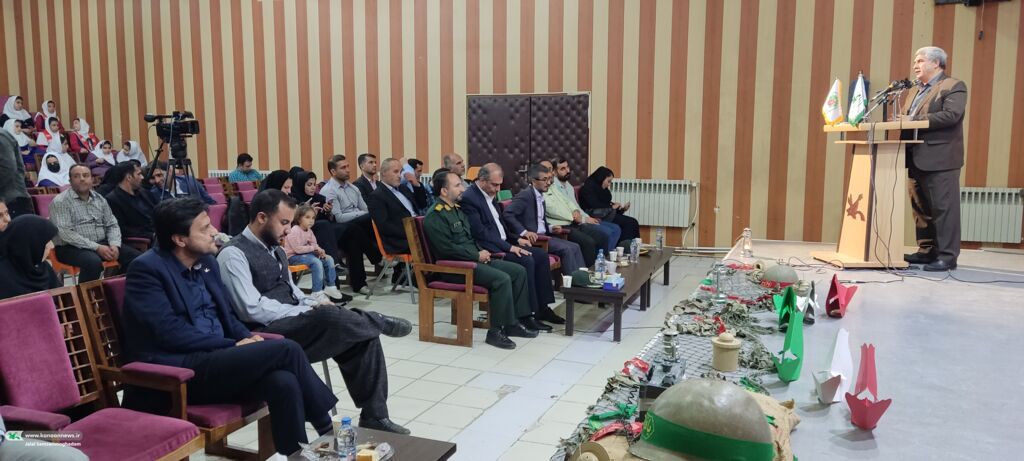 1345520-1 پاسداشت یاد قهرمانان کوچک وطن در سومین یادواره شهدای کودک و نوجوان