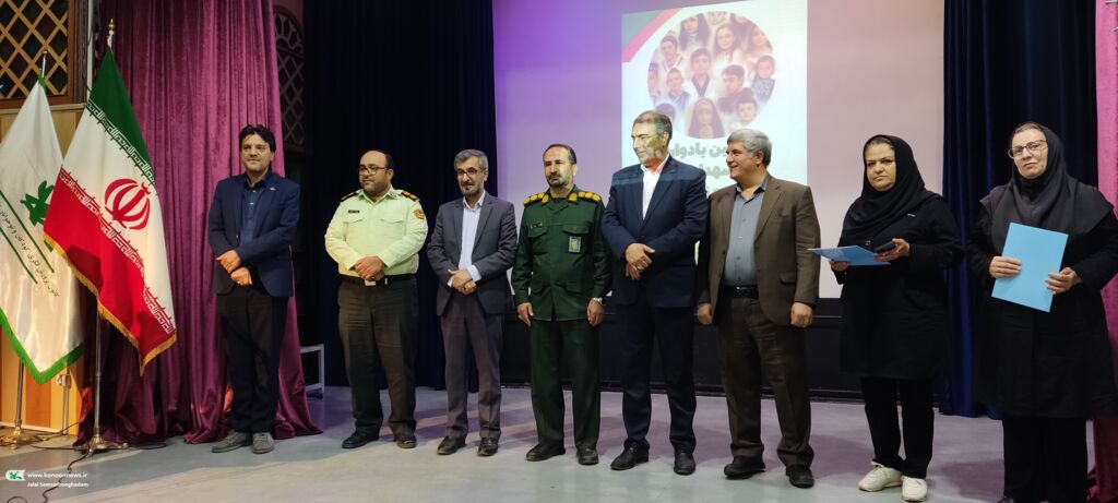 1345544-1 پاسداشت یاد قهرمانان کوچک وطن در سومین یادواره شهدای کودک و نوجوان