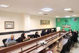 1345770-1 پوستر هفته ملی کودک با حضور اصحاب رسانه توسط کودک اراکی رونمایی شد