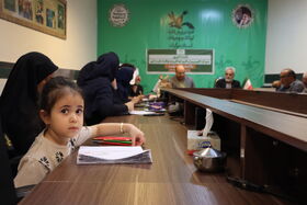 1345771-1 پوستر هفته ملی کودک با حضور اصحاب رسانه توسط کودک اراکی رونمایی شد