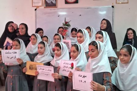 شکُفتن «رُز مهربانی» در کنگاور با پیوند نسل‌ها در آیین تجلیل از سالمندان