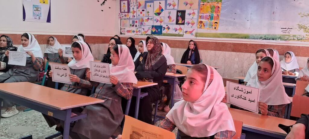 1345854-1 شکُفتن «رُز مهربانی» در کنگاور با پیوند نسلها در آیین تجلیل از سالمندان