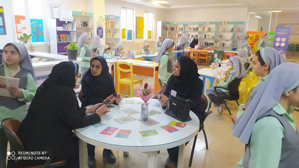 1345940-1 دانش آموزان مدرسهی «ترنج»، مهمان مرکز شماره ۳ کانون کرج