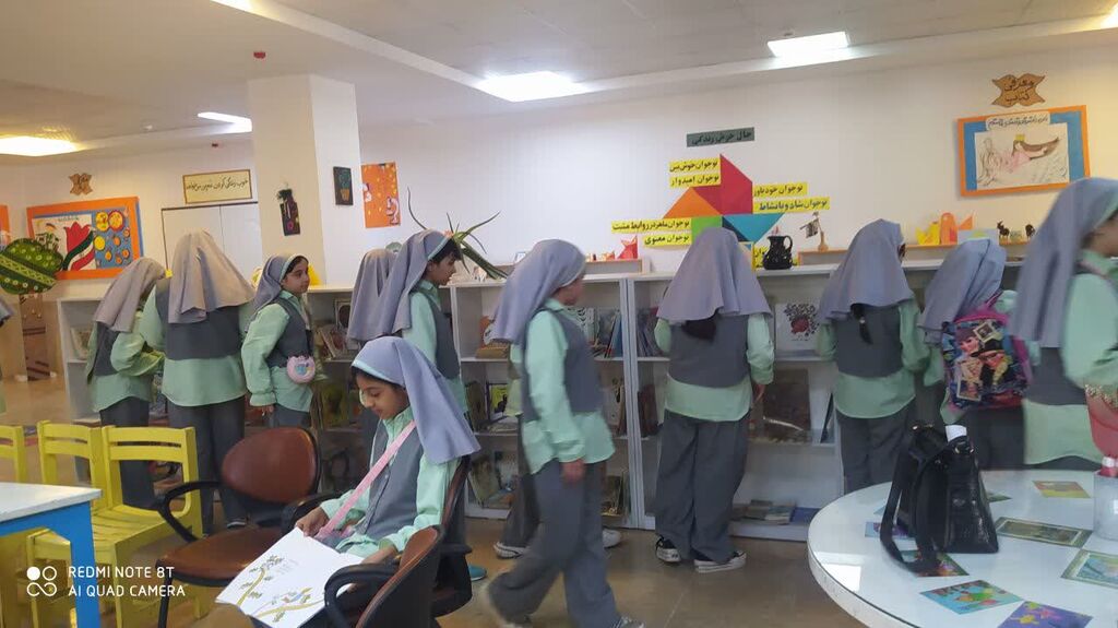 1345941-1 دانش آموزان مدرسهی «ترنج»، مهمان مرکز شماره ۳ کانون کرج