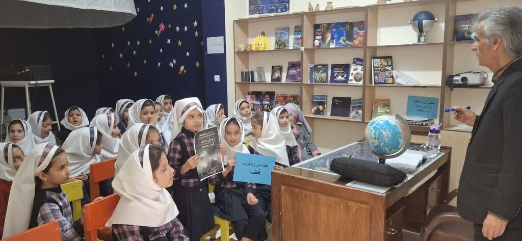 اجرای برنامه‌ زندگی در فضا در مراکز کانون همدان