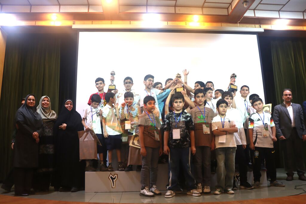 1346242-1 برگزاری مسابقه شطرنج در کانون استان تهران