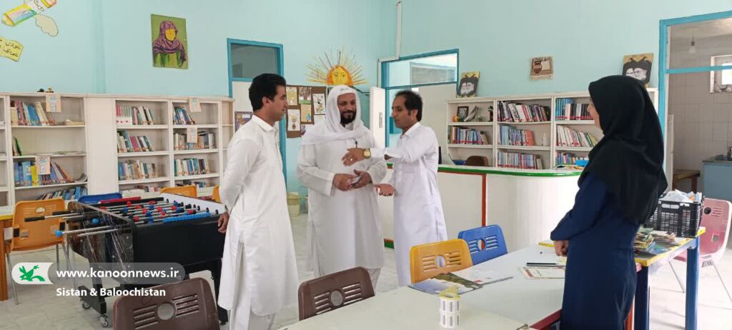 1346652-1 بازدید امامجمعه اهل سنت کنارک(سیستان و بلوچستان) از مرکز فرهنگیهنری کانون