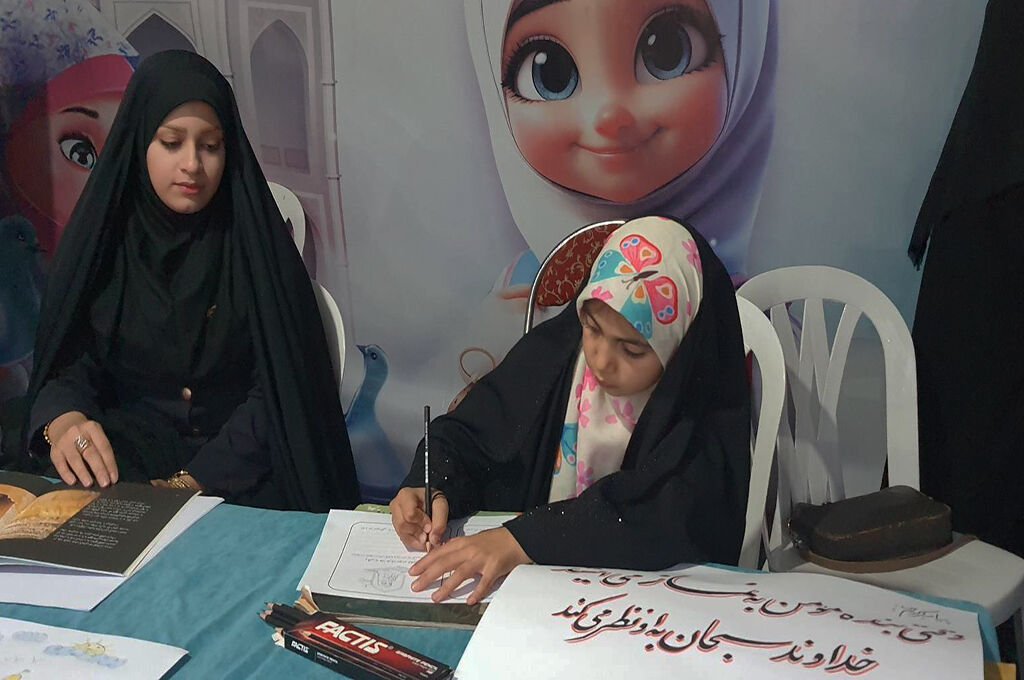 1346656-1 نقشآفرینی کانون گیلان در نمایشگاه دینی اجلاس سراسری نماز