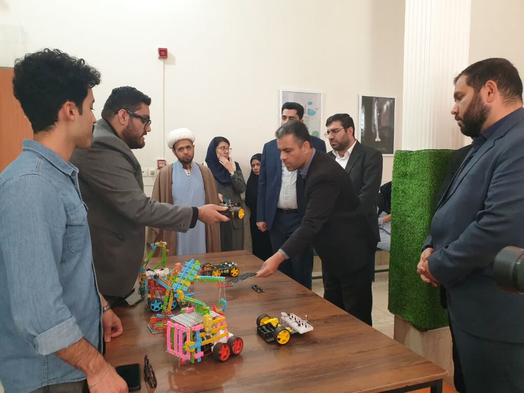 1346848-1 اولین کانون علوم و فناوریهای خراسان رضوی در مشهد