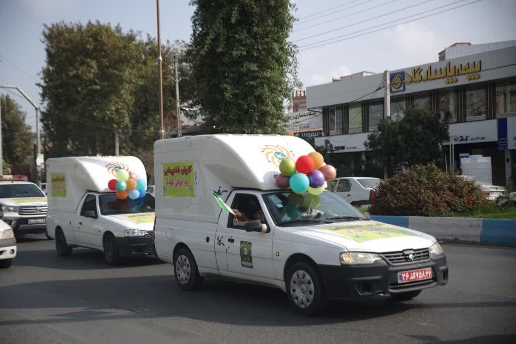 1347470-1 کاروان شادپیمایی کودکان و نوجوانان در ساری