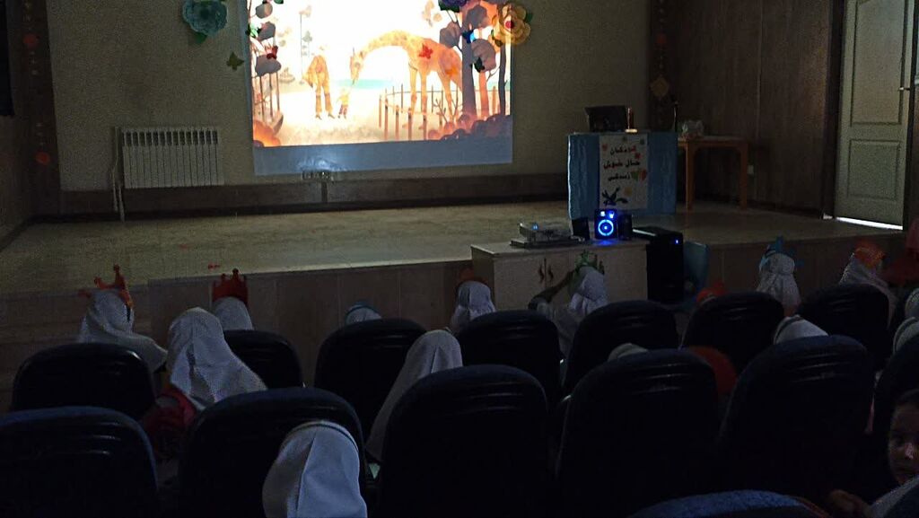 برنامه‌های هفته ملی کودک در مرکز شماره ۱ اسلام‌آباد غرب آغاز شد