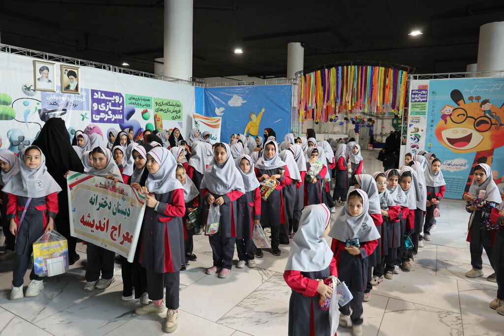 1347732-1 استقبال ۹ هزار نفر از سومین رویداد بازی و سرگرمی